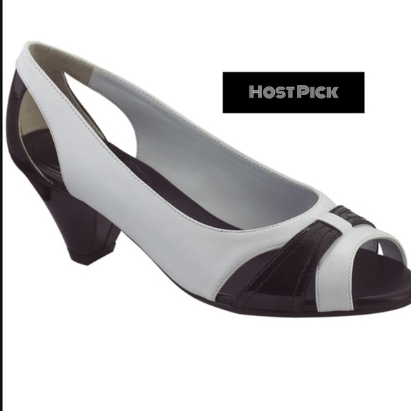 Covington Shoes - Covington White and black heels size 6